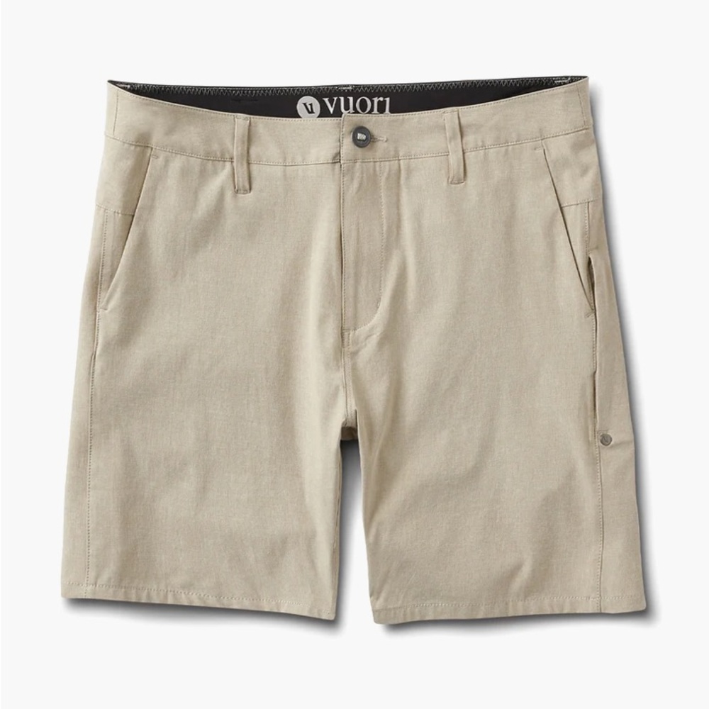 Men’s Vuori Aim short in Khaki Size 28